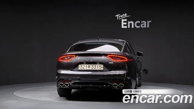 Kia Stinger 2019 thumb 4