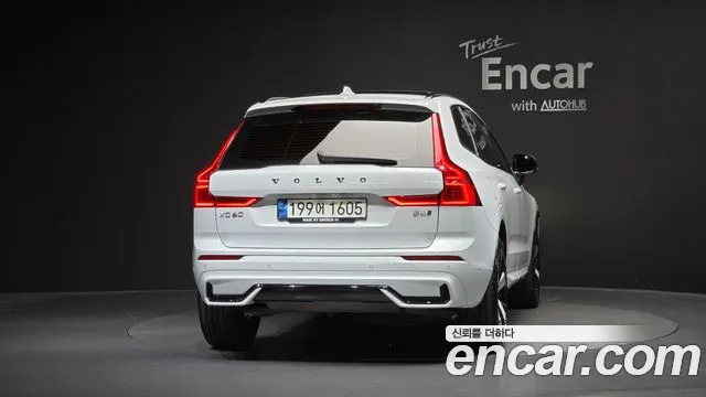 Volvo XC60 2021 thumb 3