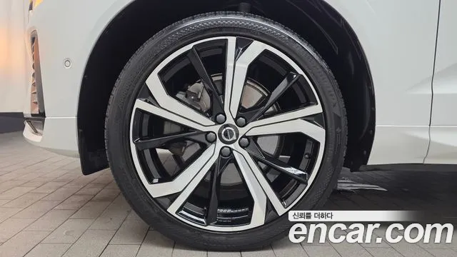 Volvo XC60 2021 thumb 4