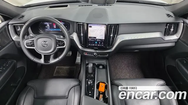 Volvo XC60 2021 thumb 6