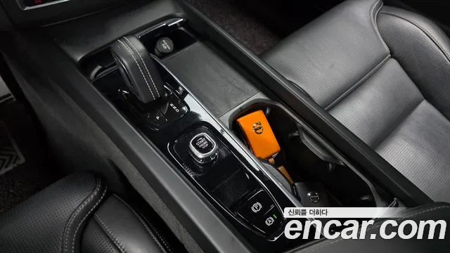 Volvo XC60 2021 thumb 8
