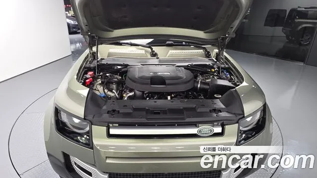 Land Rover Defender 2022 thumb 5