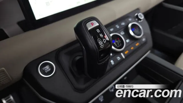 Land Rover Defender 2022 thumb 8