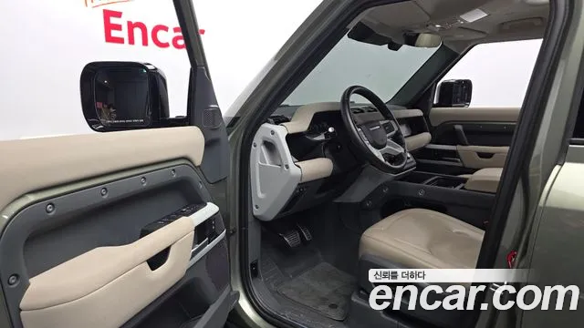 Land Rover Defender 2022 thumb 9