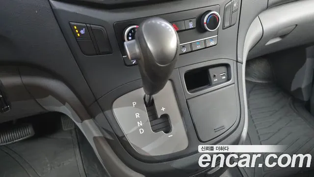 Hyundai Starex 2017 thumb 9