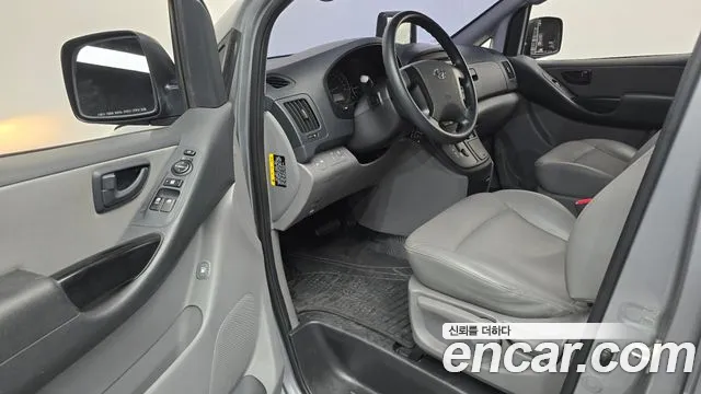 Hyundai Starex 2017 thumb 10