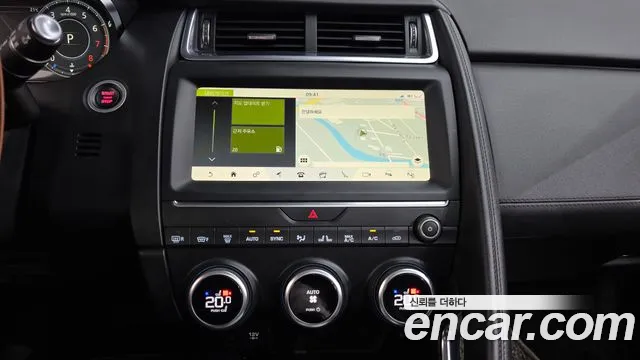 Jaguar E-Pace 2019 thumb 12