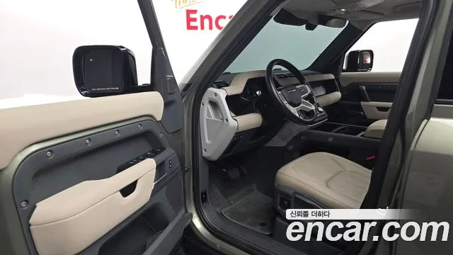 Land Rover Defender 2021 thumb 10