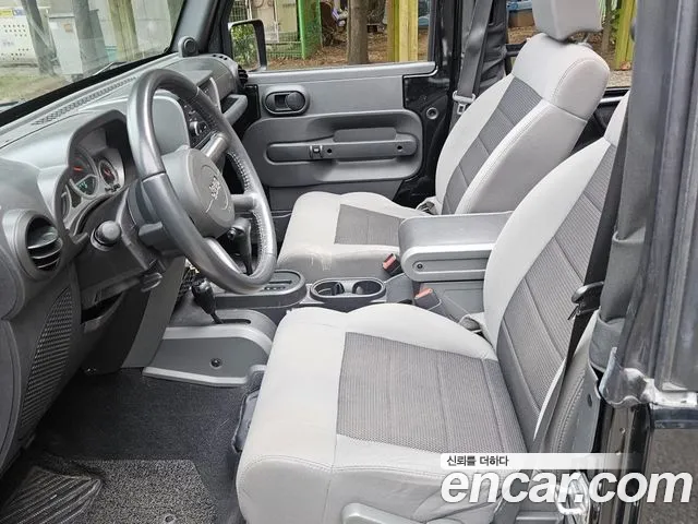 Jeep Wrangler 2010 thumb 8