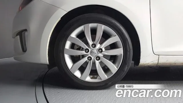 Kia Carens 2014 thumb 5