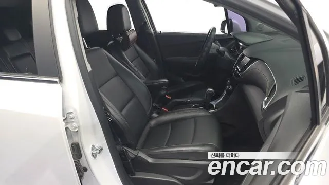 ChevroletGMDaewoo Tracker 2017 thumb 11
