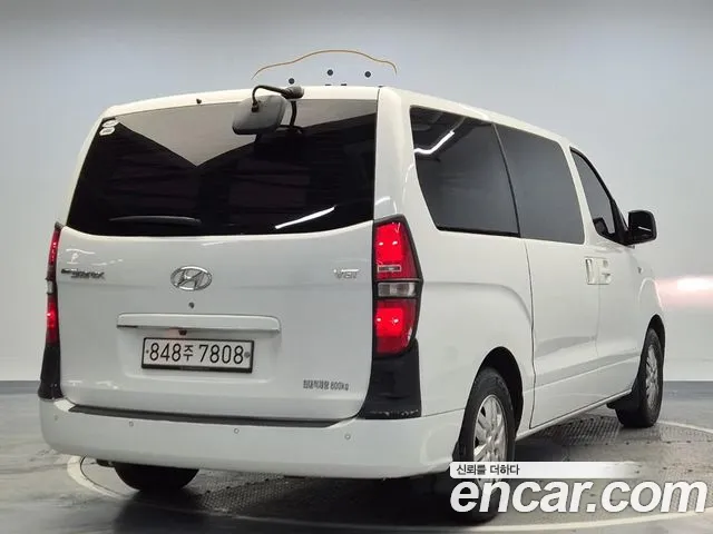 Hyundai Starex 2018 thumb 3