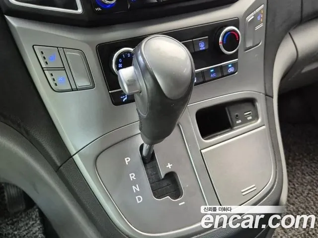 Hyundai Starex 2018 thumb 8