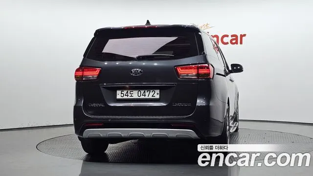 Kia Carnival 2016 thumb 3