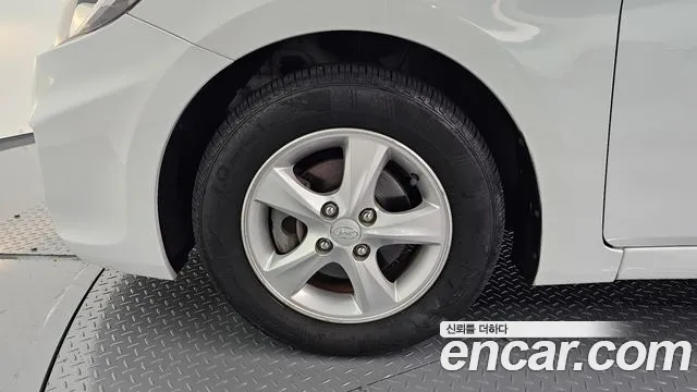 Hyundai Accent 2013 thumb 5
