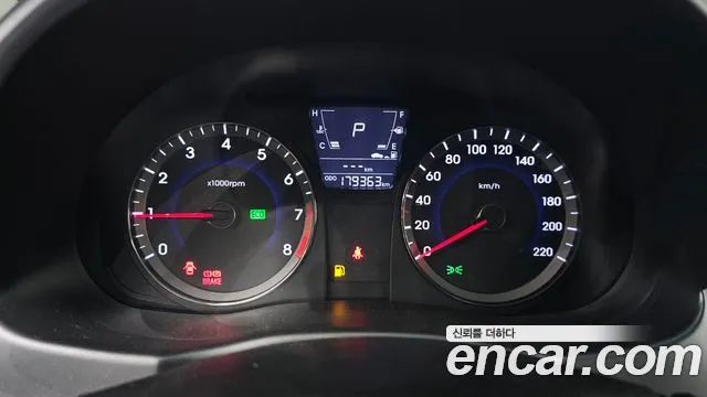 Hyundai Accent 2013 thumb 8