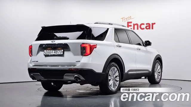 Ford Explorer 2020 thumb 2