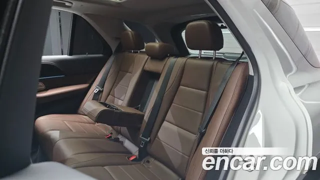 Mercedes-Benz GLE 2023 thumb 12