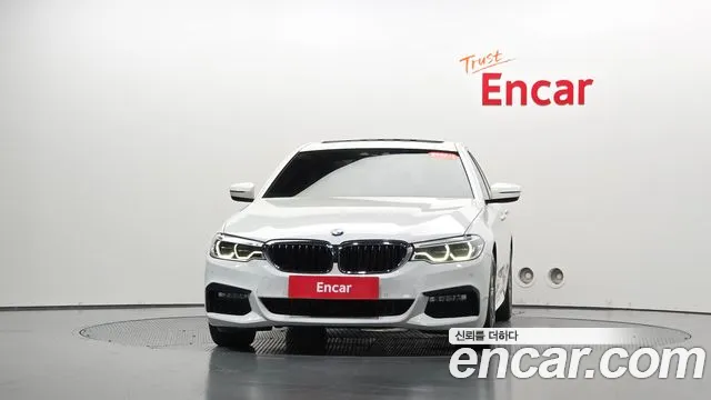 BMW 5-Series 2018 thumb 2