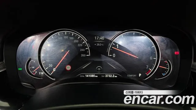 BMW 5-Series 2018 thumb 7