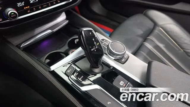BMW 5-Series 2018 thumb 8
