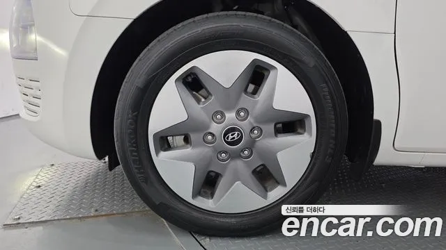 Hyundai Staria 2022 thumb 5