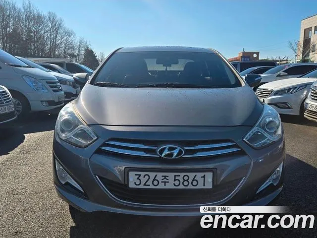 Hyundai i40 2012 thumb 10