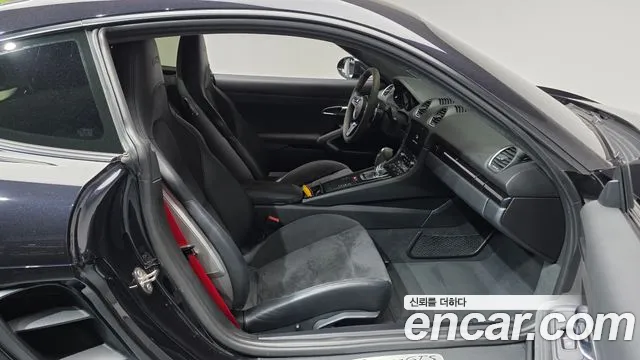 Porsche Cayman 2018 thumb 10