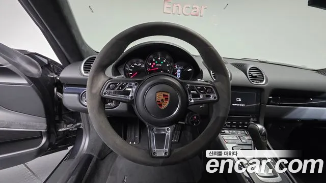 Porsche Cayman 2018 thumb 12