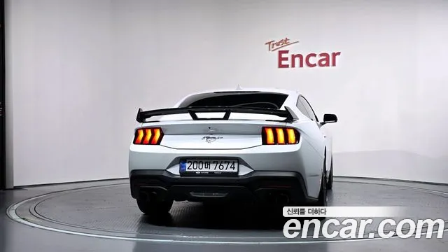 Ford Mustang Mach-E 2024 thumb 4
