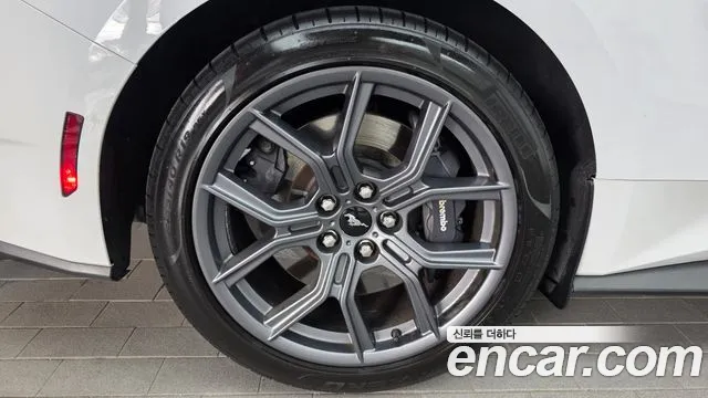 Ford Mustang Mach-E 2024 thumb 5