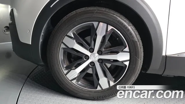 Peugeot 5008 2021 thumb 5
