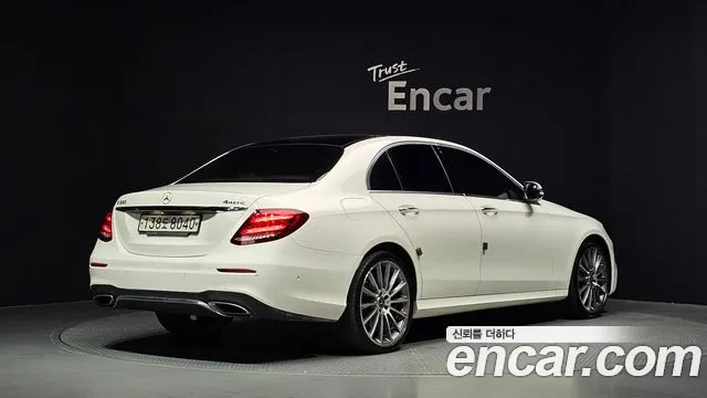 Mercedes-Benz E-Класс 2019 thumb 2