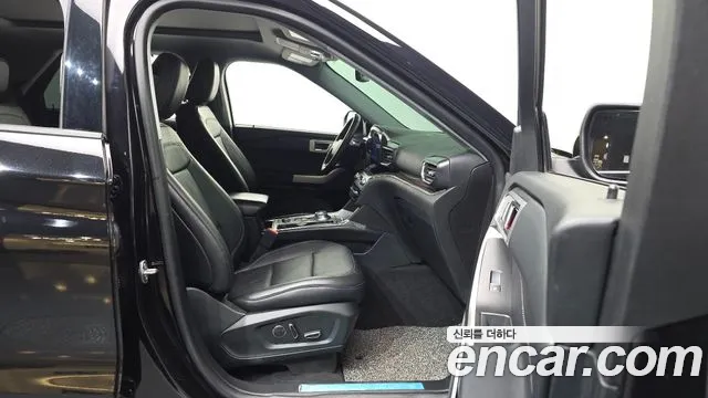 Ford Explorer 2020 thumb 11