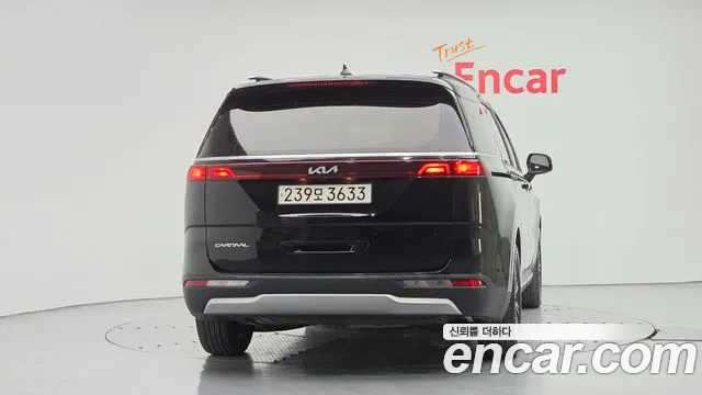 Kia Carnival 2023 thumb 4