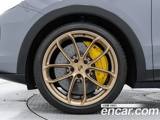 Porsche Cayenne 2022 thumb 5