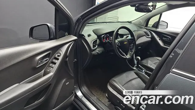 ChevroletGMDaewoo Tracker 2017 thumb 10