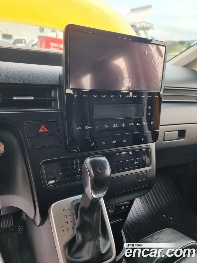 Hyundai Staria 2022 thumb 5