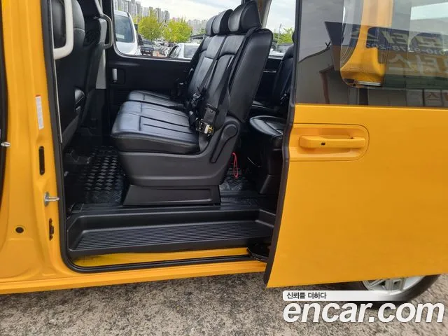 Hyundai Staria 2022 thumb 9