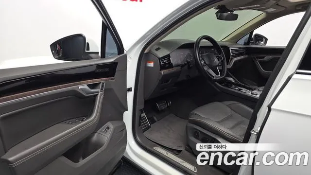 Volkswagen Touareg 2023 thumb 9