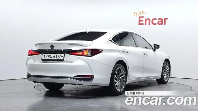Lexus ES 2022 thumb 2