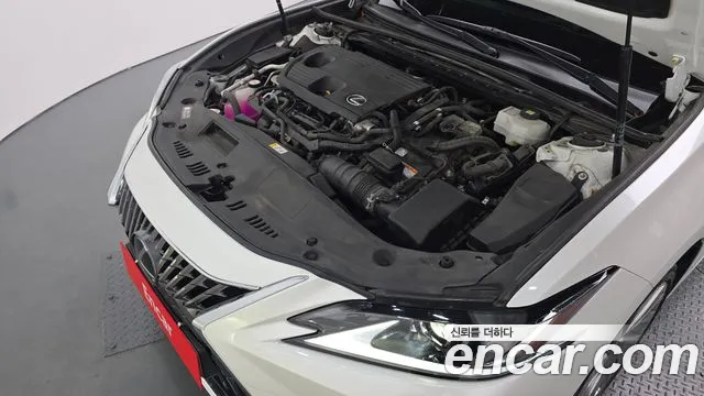 Lexus ES 2022 thumb 6