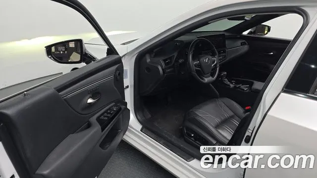 Lexus ES 2022 thumb 10