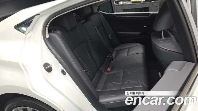 Lexus ES 2022 thumb 11