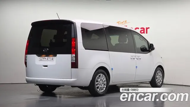 Hyundai Staria 2022 thumb 2