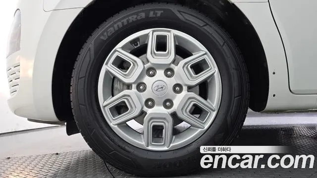 Hyundai Staria 2022 thumb 5