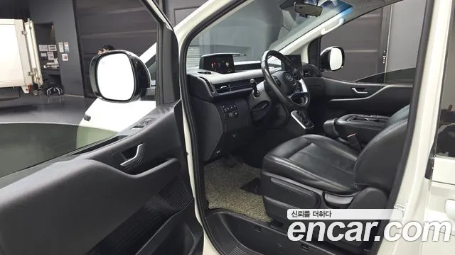 Hyundai Staria 2022 thumb 10