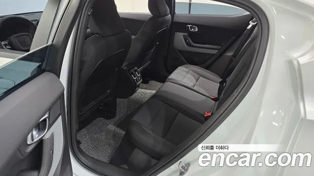 Polestar 2 2023 thumb 12