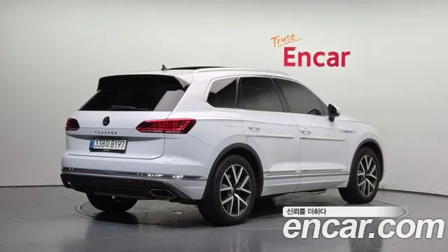 Volkswagen Touareg 2021 thumb 2