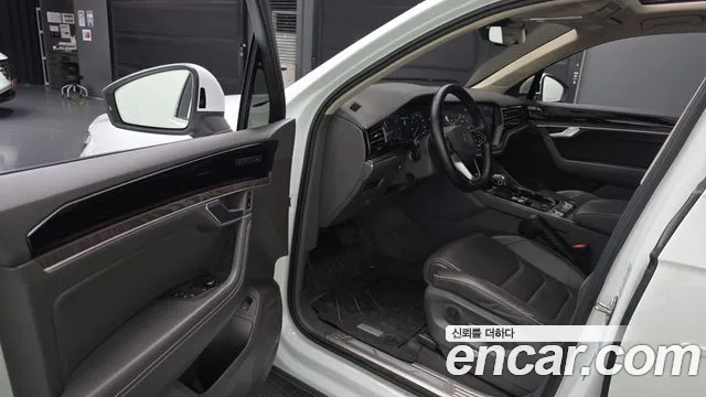 Volkswagen Touareg 2021 thumb 10